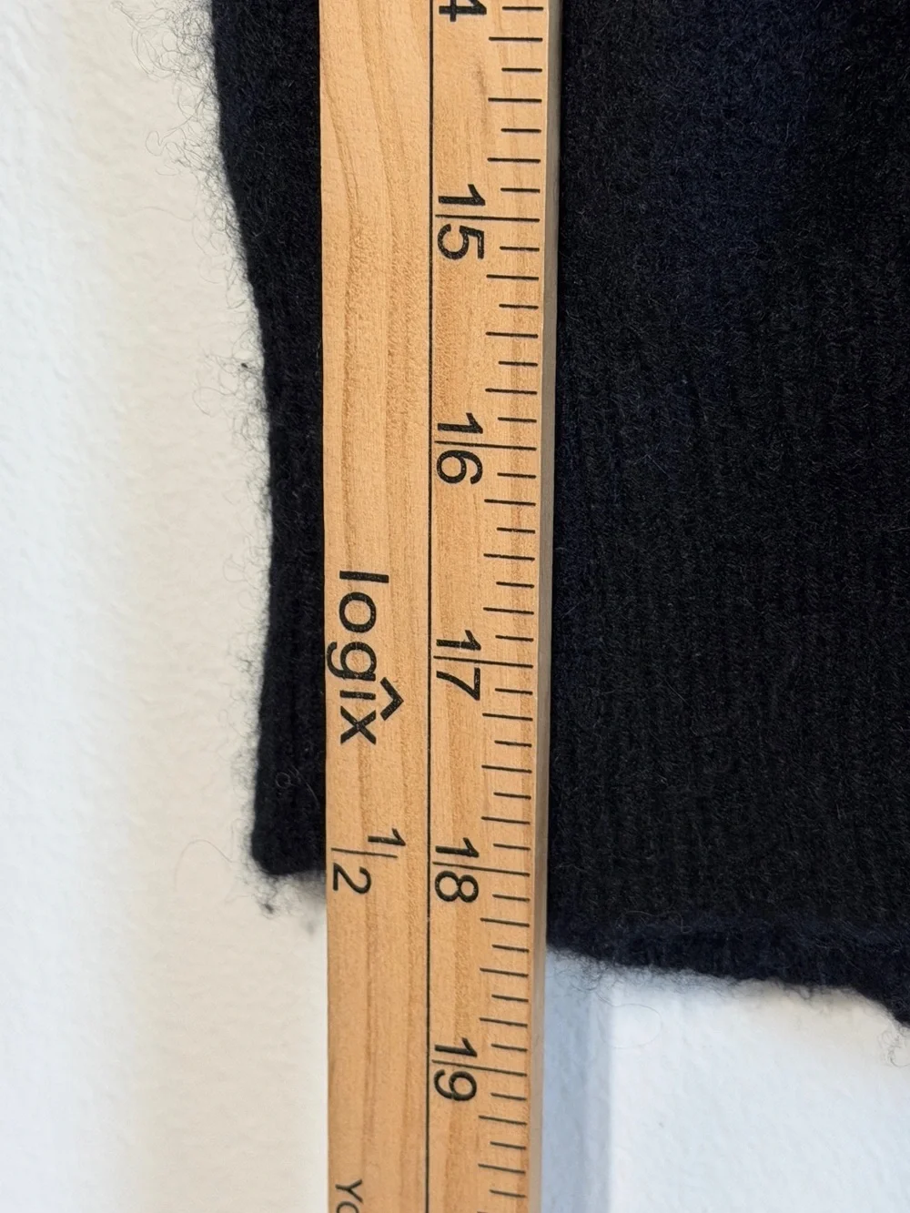 Aritzia Wilfred 100% Cashmere Sweater Size Medium Black
